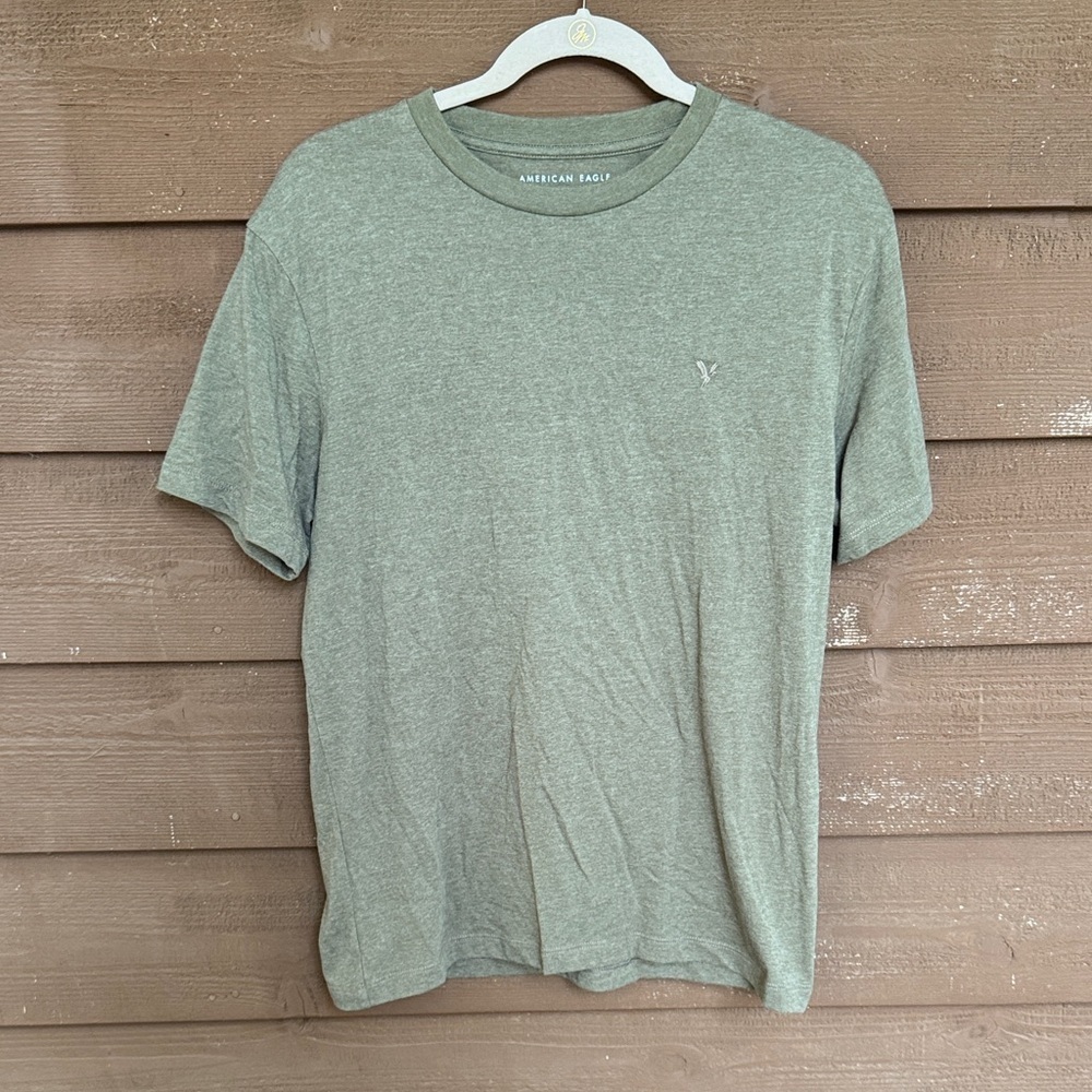 American Eagle Outfitters Olive Men'sSuper Soft Tee size medium